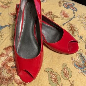 Red Bandolino shoes